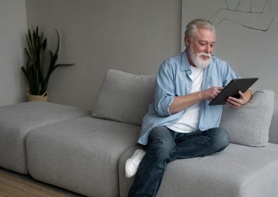 Johan (64): “Eindelijk weer zonder pijn kunnen lopen en werken”